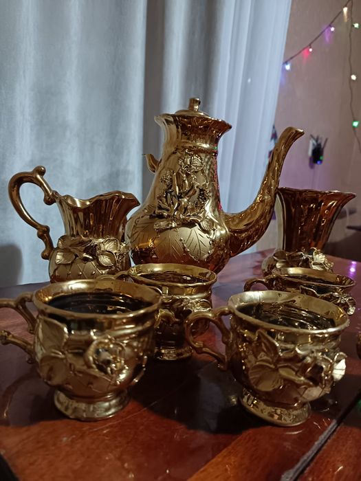 Чайный сервиз с позалотой