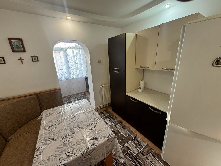 Inchiriez apartament 2 camere , 2 Graniceri(zona Casa Cartii)