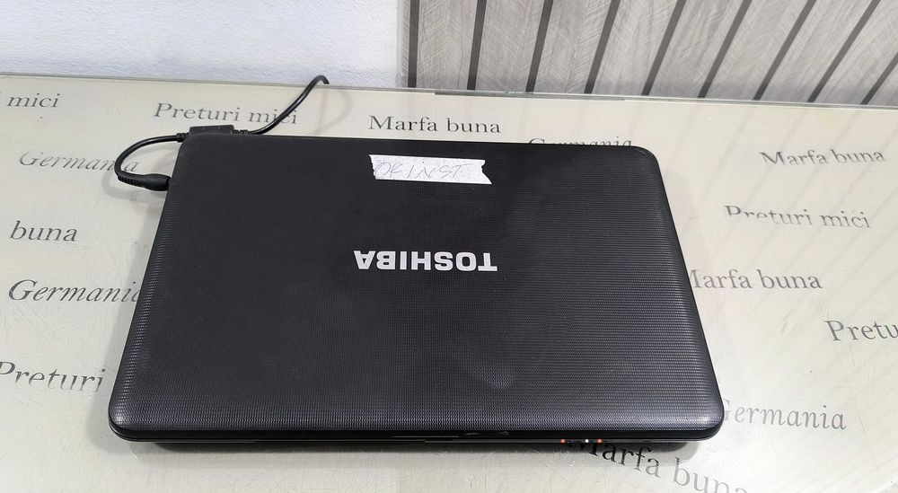 Laptop Core i3 - Toshiba Satellite C850 - functional, instalat