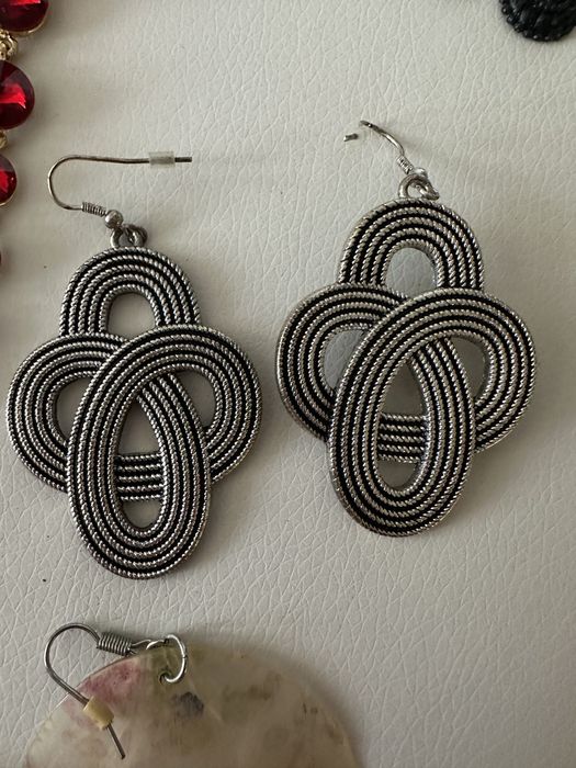 Дълги обеци различни цветове