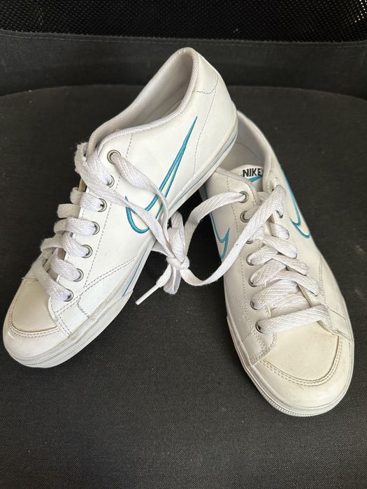 Tenisi Nike dama noi