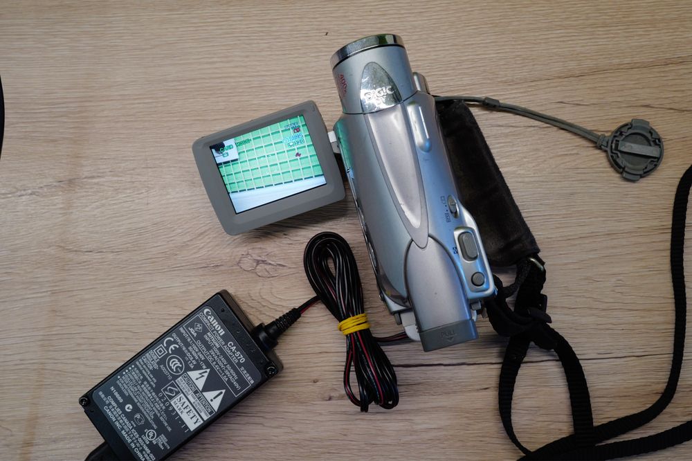 Camera video Canon MV830 Handycam Mini DV SD card caseta