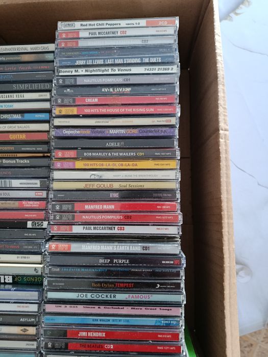 Продам компакт-диски