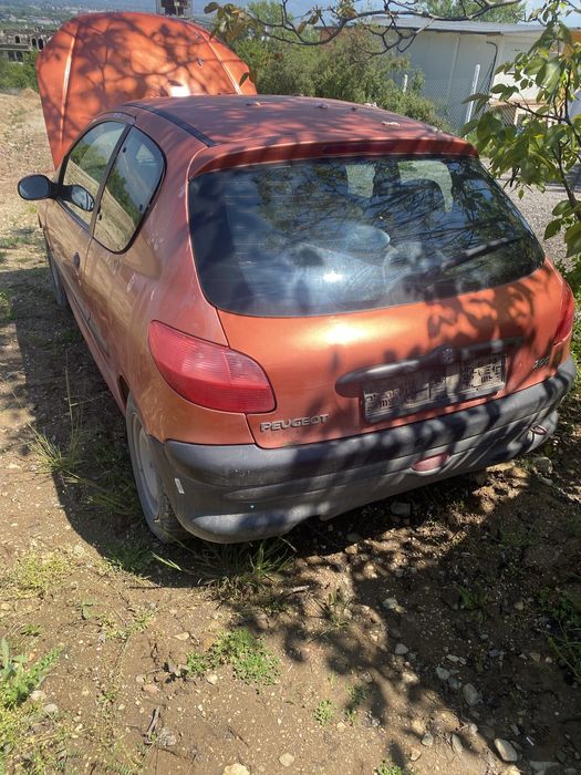 Пежо 206 - части. В движение е. Нов съединител, джанти.