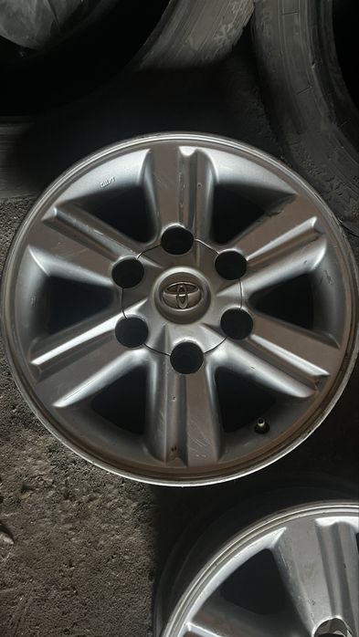Комплект дисков с шинами Toyota (оригинал)