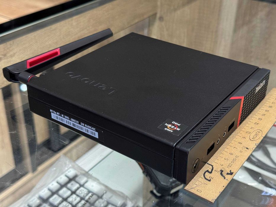 MiNi PC Lenovo ThinkCentre M715q R5 PRO 2400GE 3.20 GHz ram 8 ssd 256