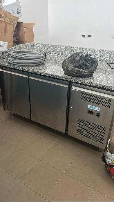 Cuptor pizza napoletana, vitrina inghetata, masa rece pizza