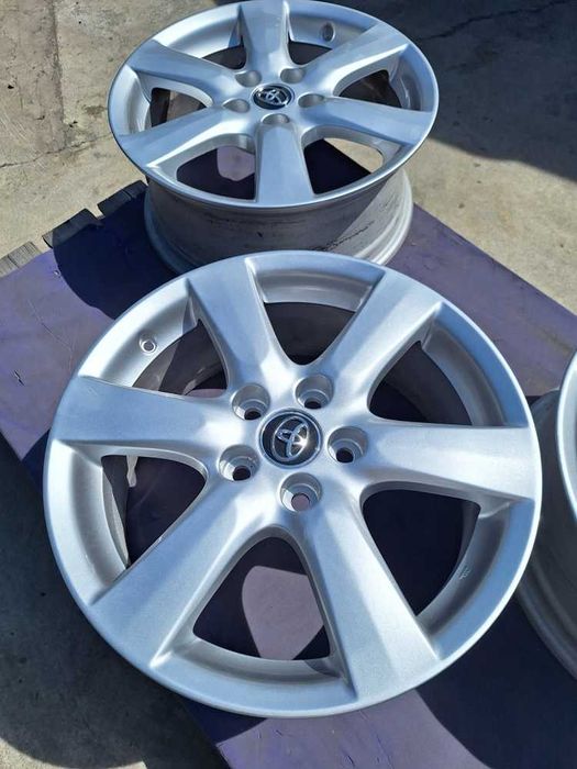 Jante Toyota RAV4 7.0x17 et 45 5x114,3 Originale