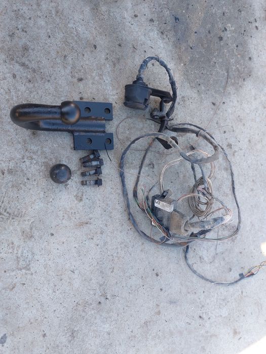 Carlig remorcare Mercedes ML W163 Model 1998-2005 / Colțare carlig ML