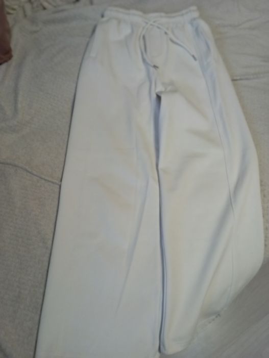 Продаю  женские молодежные вещи