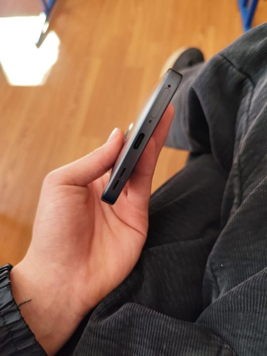 Продам новый оппо 13 ф