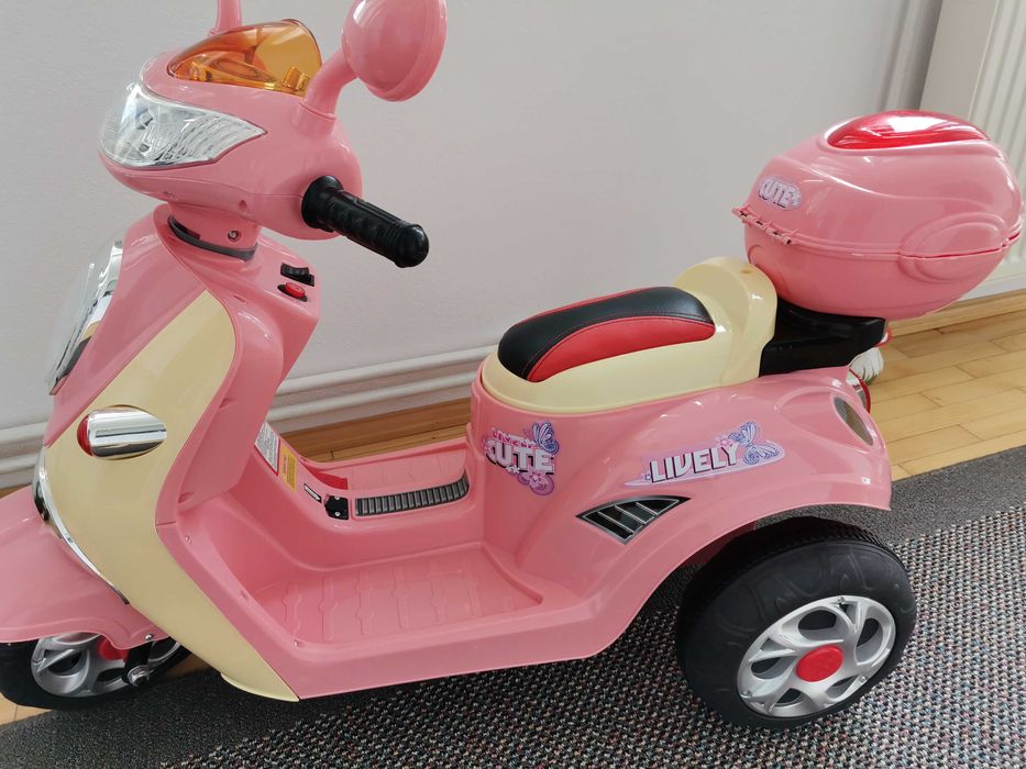 Scuter fetițe 3-8 ani