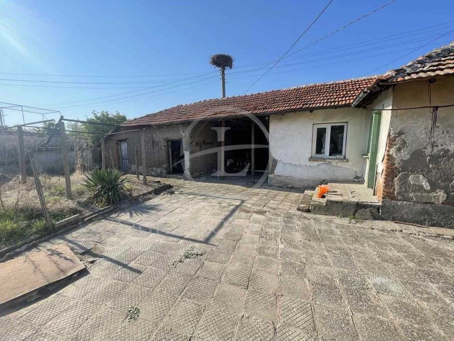 Реф. 2011 Къща с двор 2000 кв.м. / село Бяла Река