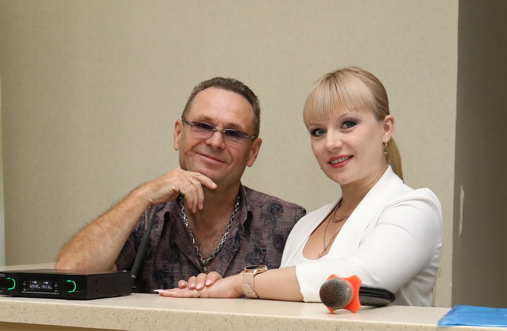 Ведущая-тамада