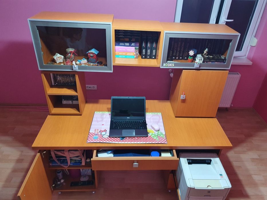 Birou făcut pe comandă, într-o stare foarte bună