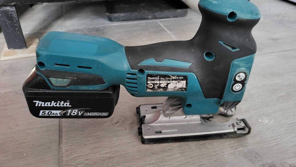 Makita DJV181Z fierastrau vertical cu acumulator 18V 135 mm Fara perii