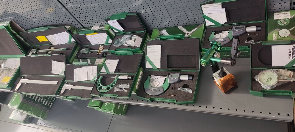 Свёрлакорончатые конусные целендрические,метчики, плашки,резцы