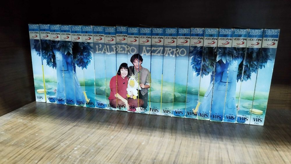Детски филми 20 бр. на vhs видеокасети l'albero azzurro -синьото дърво