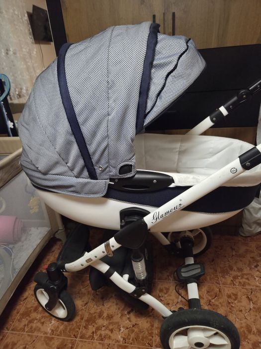 Продавам детска количка