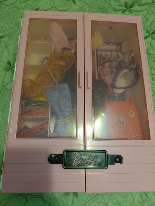 Dulapul papusii barbie (2)
