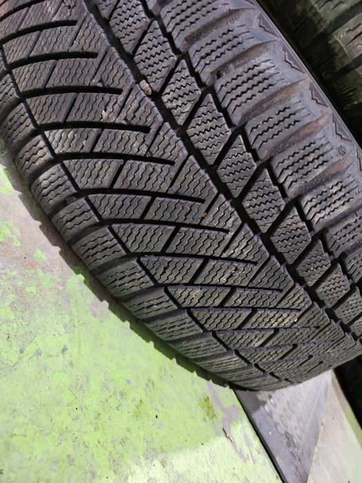 3 бр зимни 225/55/17 Continental