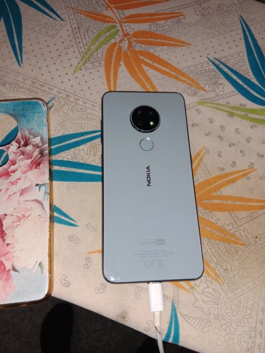 Продается телефон