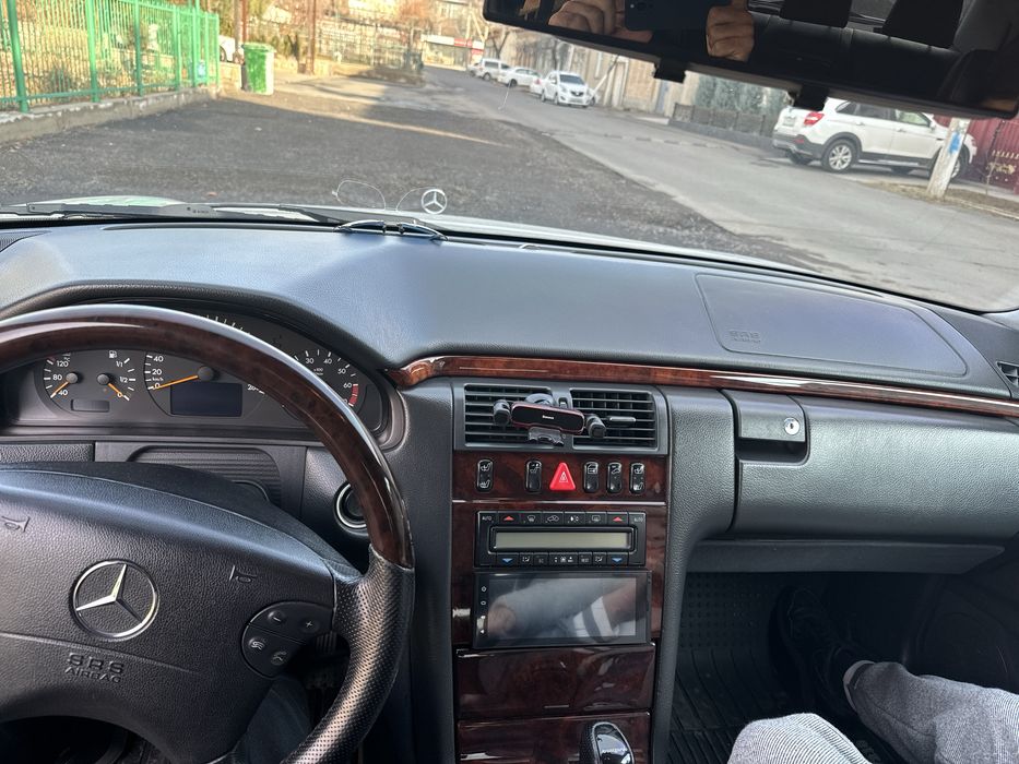 Мерседес бенс W210