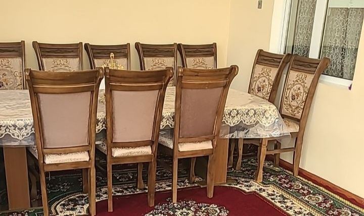 Стол и стул сотилади 12 талик