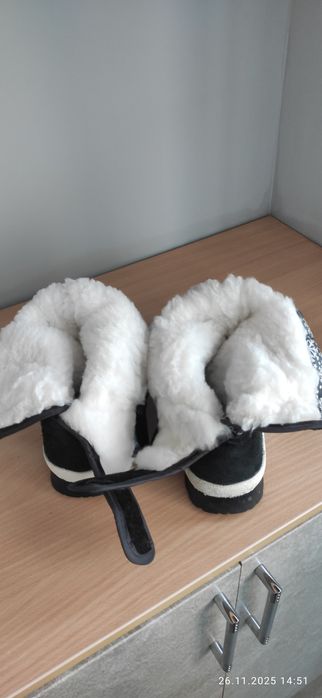 Продам новые сапоги- дутики