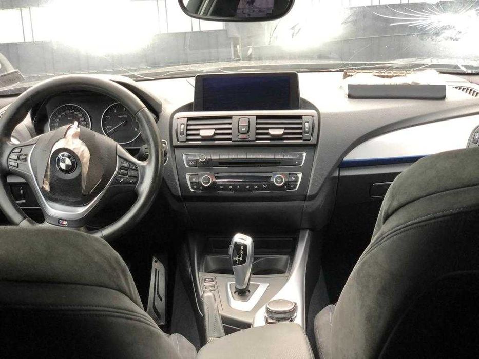 BMW Seria 1 118D M packet Automat Xenon Trapa PDC HarmanK NBT AVARIAT