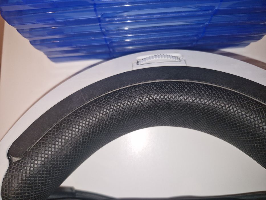 PS VR 1 комплект - джойстици + VR пушка