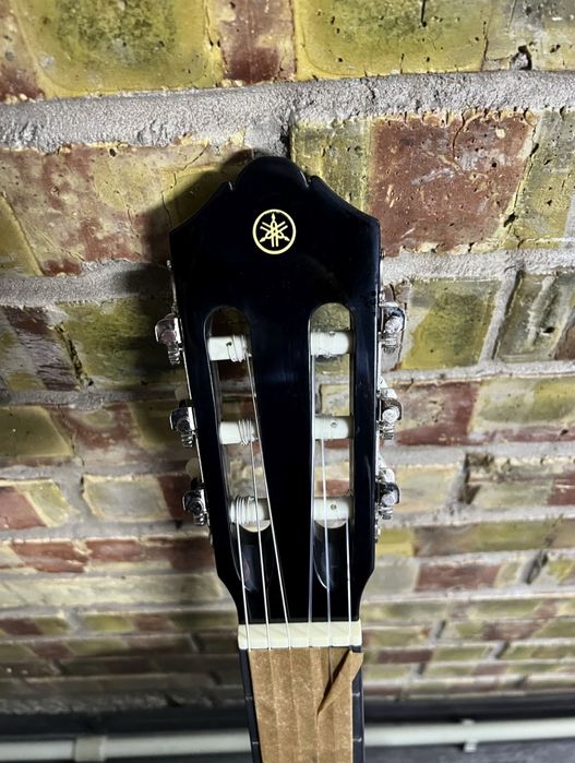 Гитара yamaha c40bl