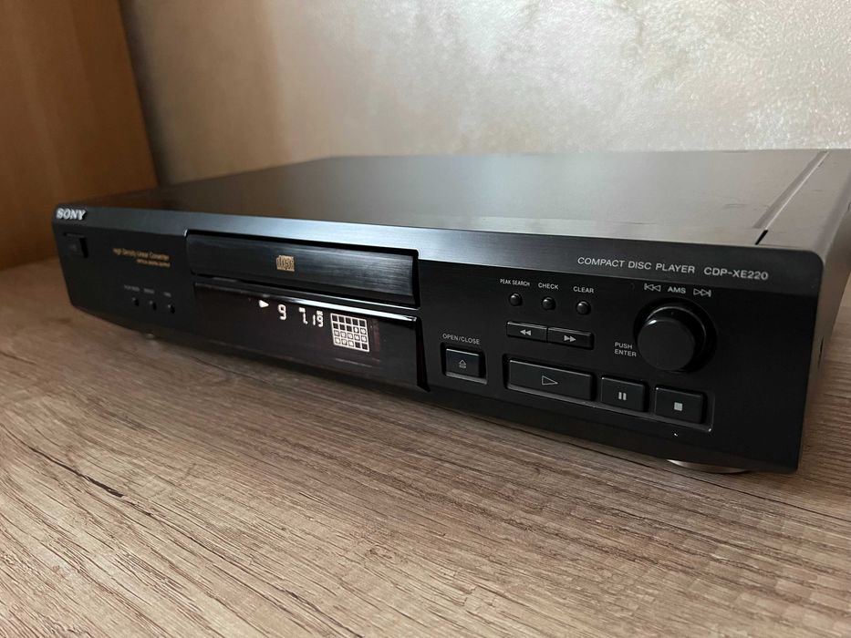 Sony CDP-XE220 cd player High Density Linear Converter