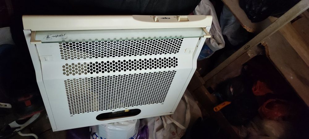 Продам вытяшку Elika