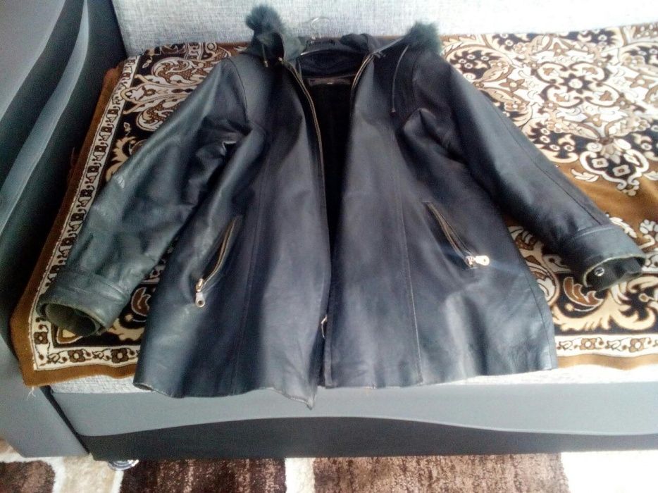 Продам зимнюю куртку.