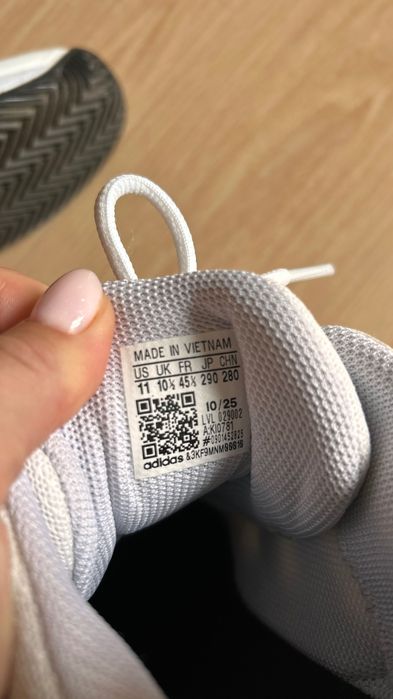 Adidas кроссовки