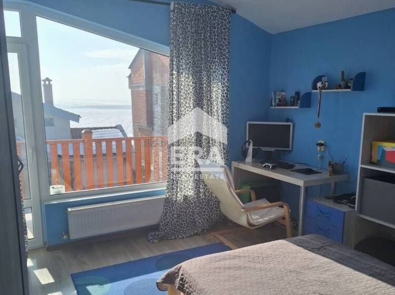 Двуетажна къща в сърцето на Кенана