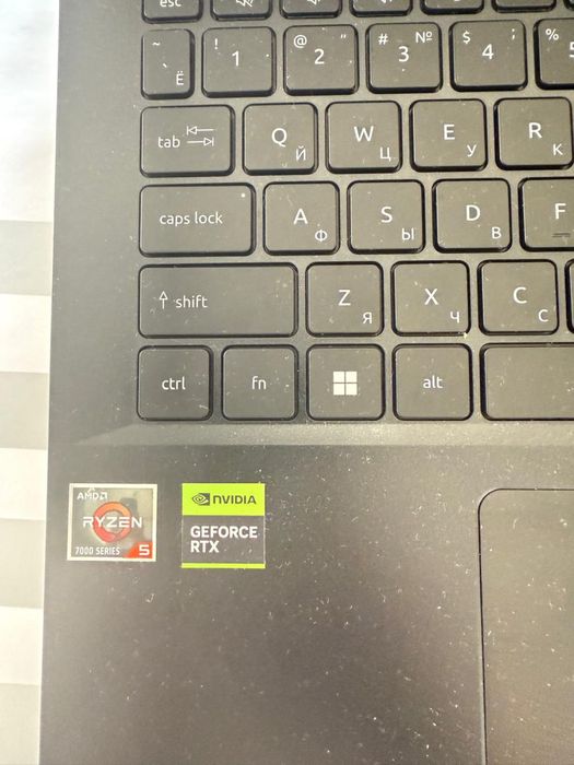 Продоется ноутбук Acer V15