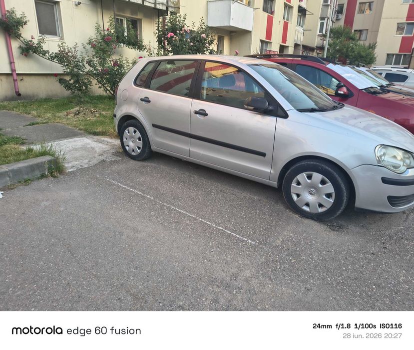 VOLKSWAGEN Polo