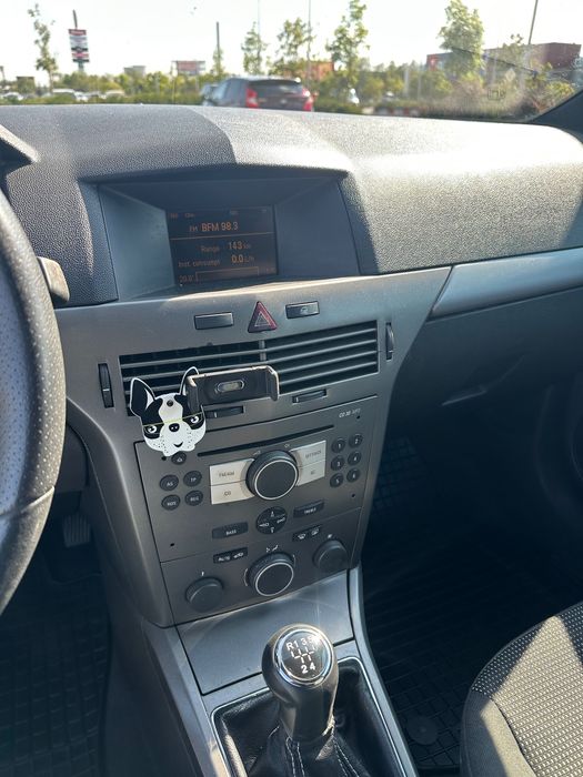 Vând Opel Astra H GTC 2007, 1.6 benzină 105 CP