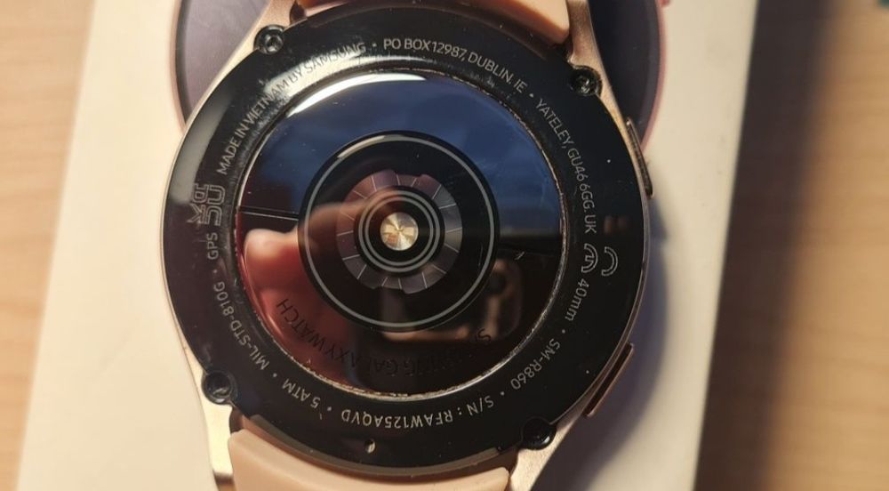 Продавам Samsung Galaxy Watch 4 дамски часовник