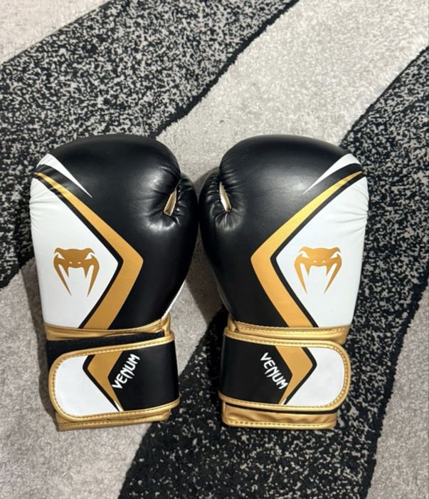manusi de box venum 12oz