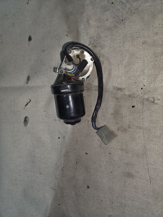 Продам электродвигатель стеклоочистителя на Нива