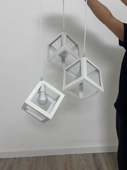 продаются 2 люстры