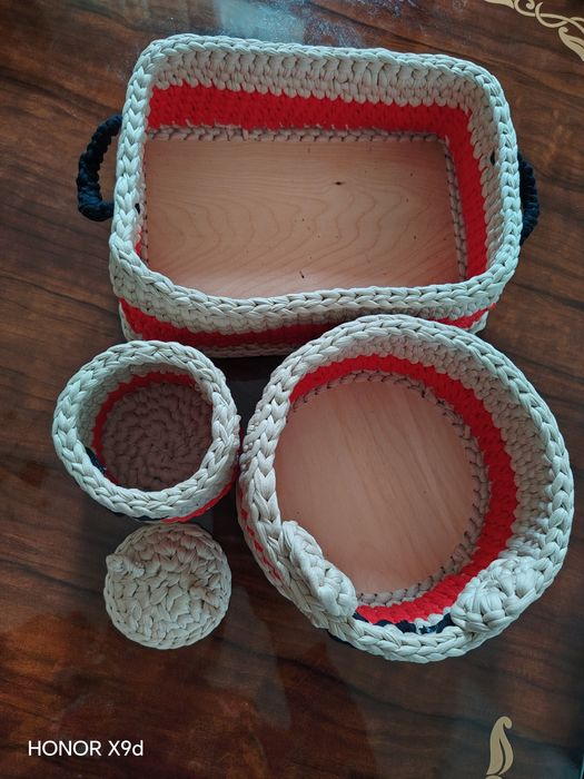 Qolda toqilgan karzinkalar