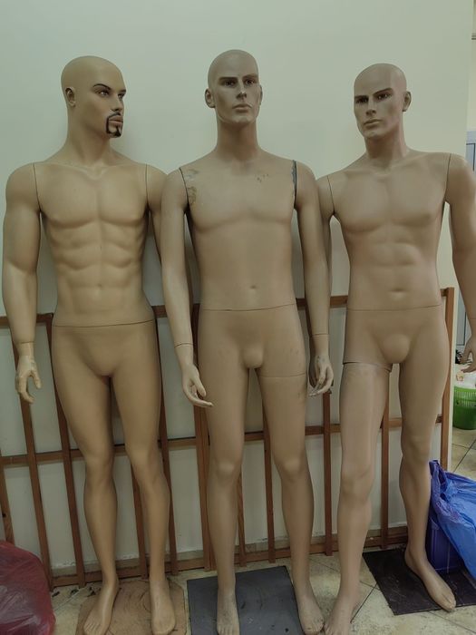Манекени за дрехи
