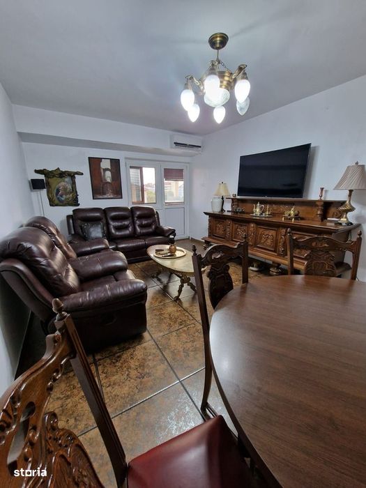 Ultracentral! Apartament spațios 3 camere, 2 băi și 2 balcoane