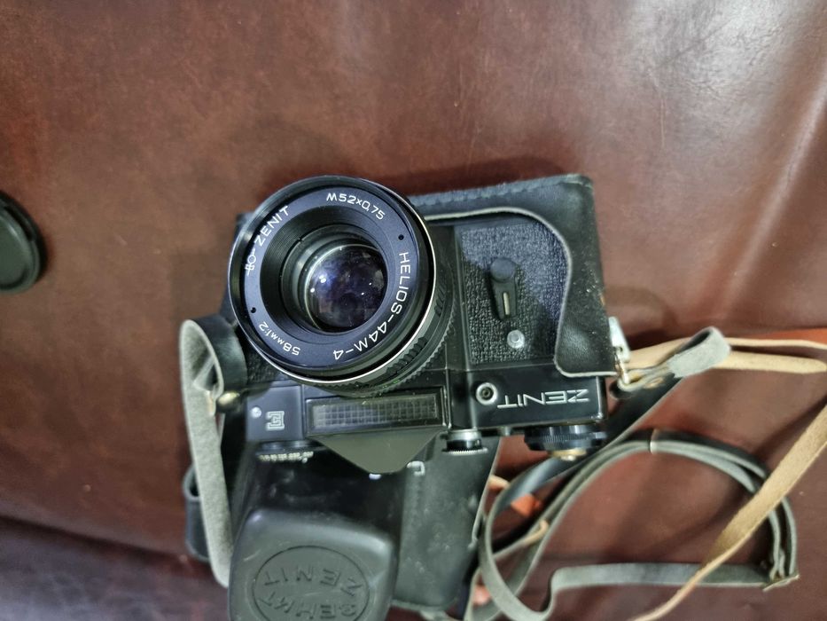 Фотоапарат Зенит Е