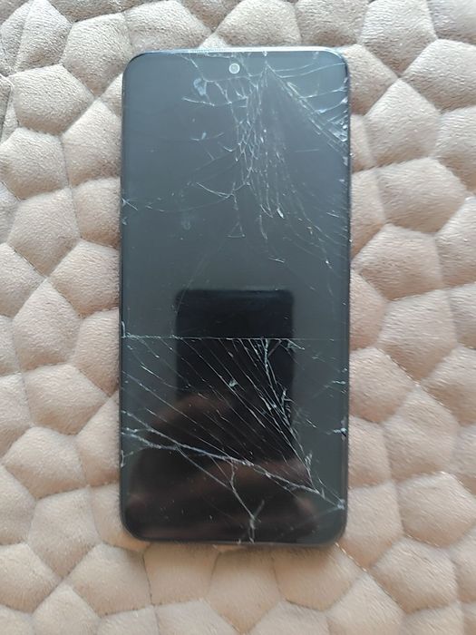 Продам телефон на запчасти