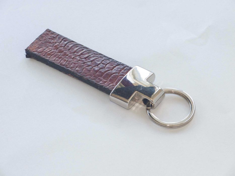 Ключодържател от естествена кожа, ръчна изработка